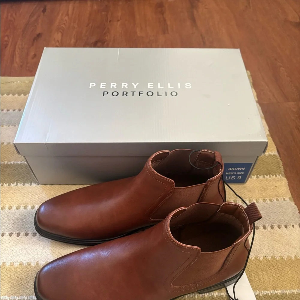 Perry Ellis Chestnut Brown Leather Ankle Boots Size 9 NIB